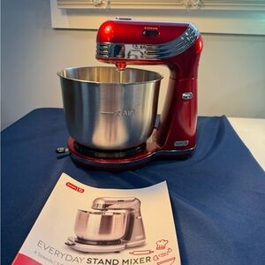 Dash DCSM250 Electric Mixer 6-Speed with 3qt Stainless Steel Bowl - Red